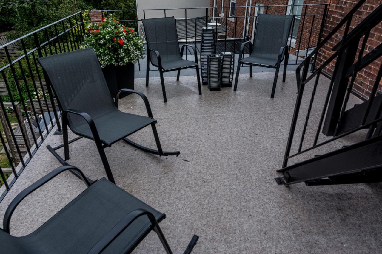 The Secret Garden Inn Кингстън Екстериор снимка