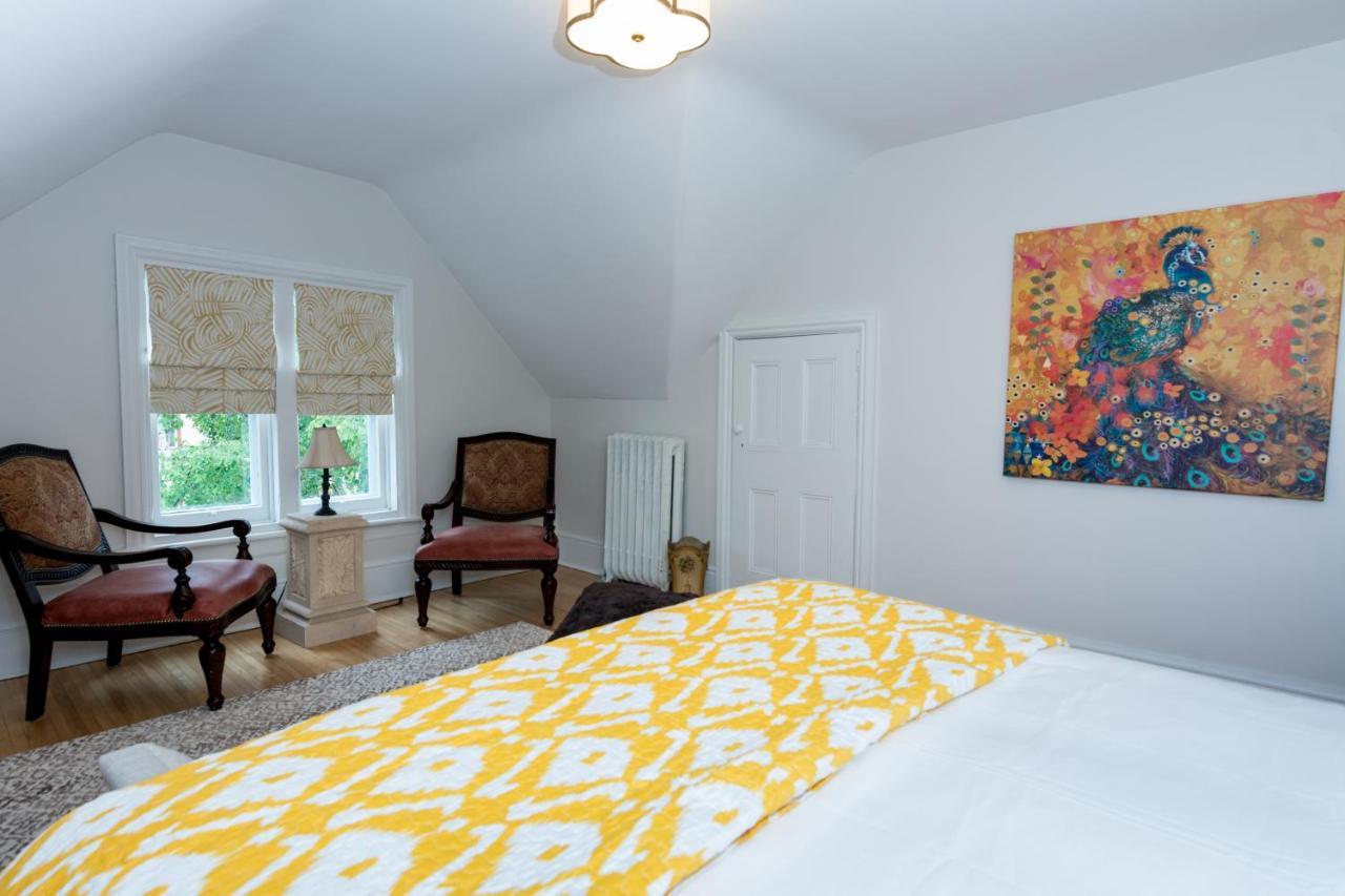 The Secret Garden Inn Кингстън Екстериор снимка
