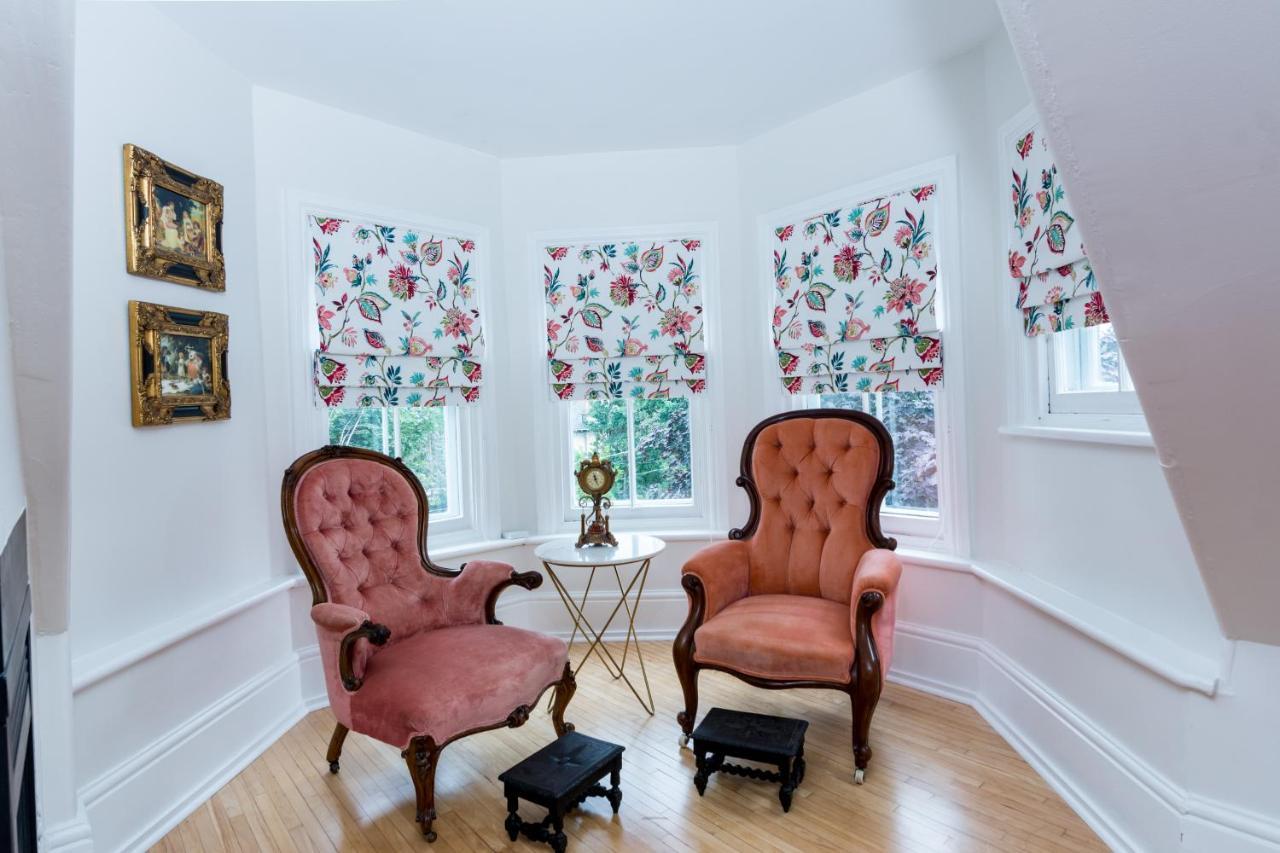 The Secret Garden Inn Кингстън Екстериор снимка