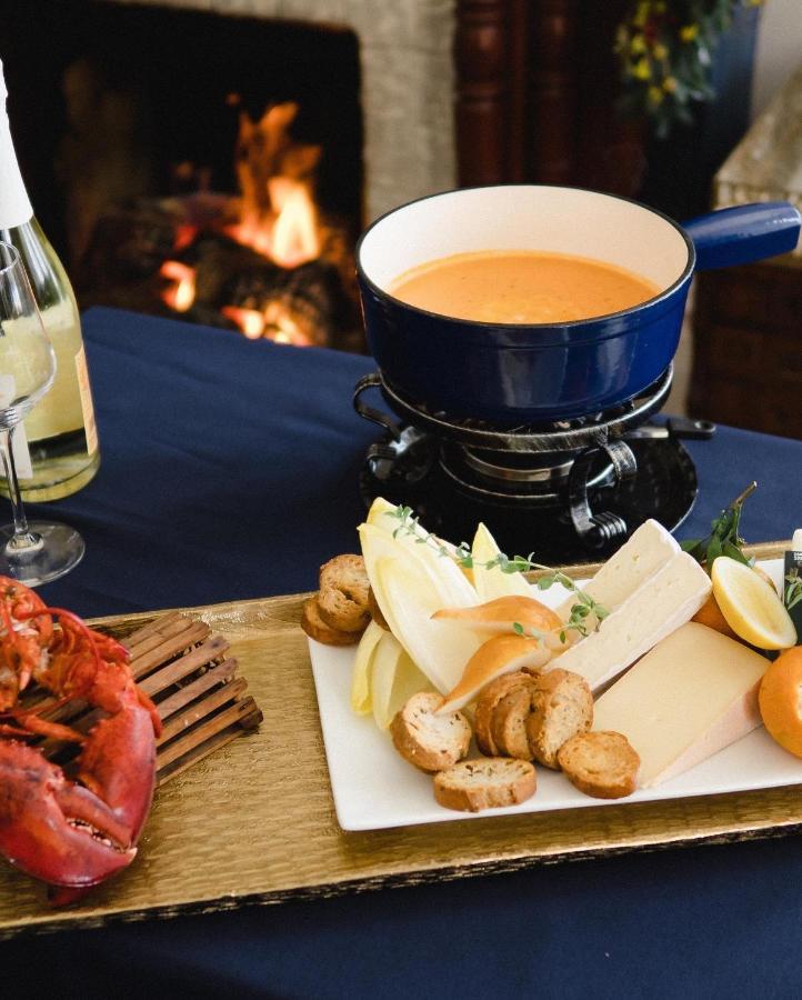 The Secret Garden Inn Кингстън Екстериор снимка