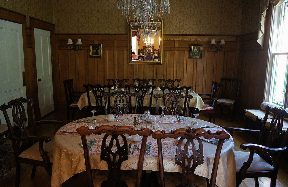 The Secret Garden Inn Кингстън Екстериор снимка